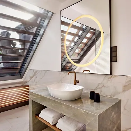 Verte, Warsaw, Autograph Collection