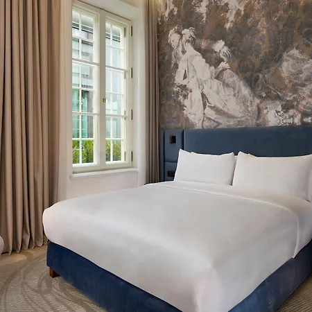 Hotel Verte, Warsaw, Autograph Collection