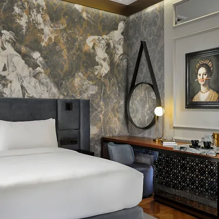 Verte, Warsaw, Autograph Collection 5* Warsaw