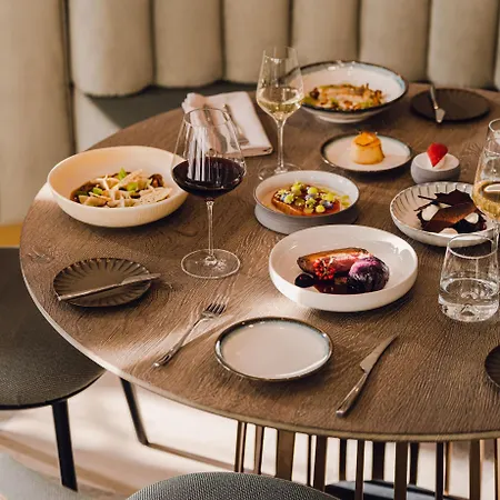 Verte, Warsaw, Autograph Collection 5*