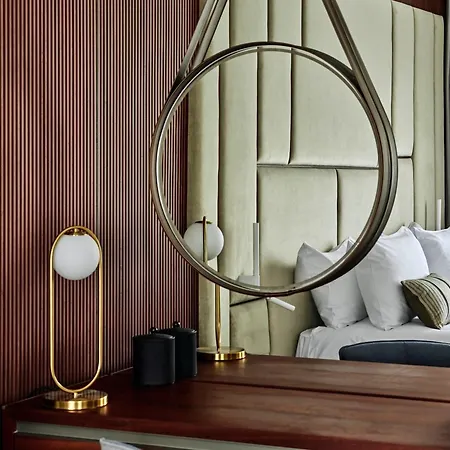 Verte, Warsaw, Autograph Collection