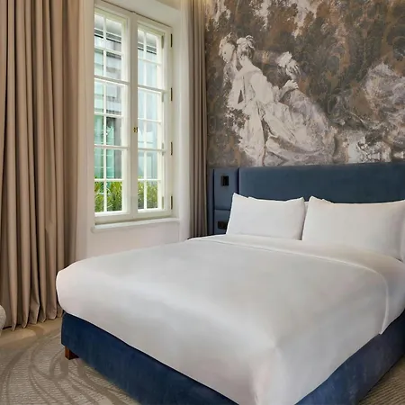 Hotel Verte, Warsaw, Autograph Collection