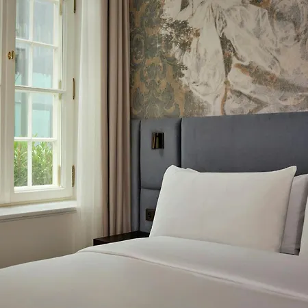 Hotel Verte, Warsaw, Autograph Collection 5*