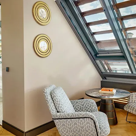 Verte, Warsaw, Autograph Collection 5*