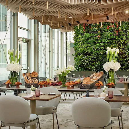 Verte, Warsaw, Autograph Collection 5*