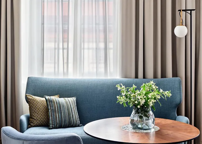 Verte, Warsaw, Autograph Collection 5*