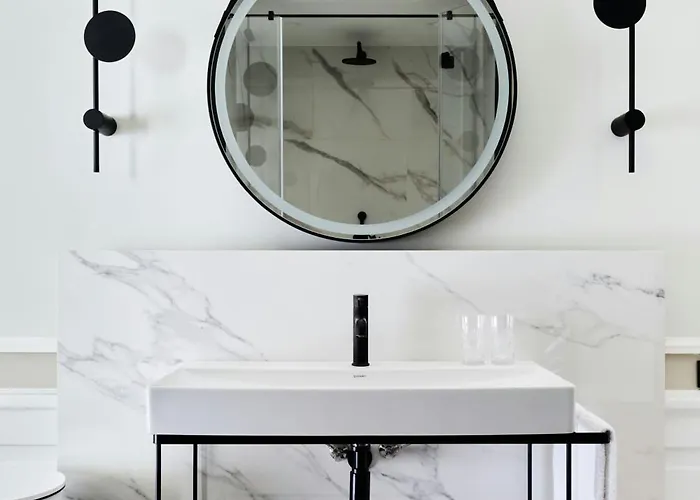 Verte, Warsaw, Autograph Collection 5* 华沙