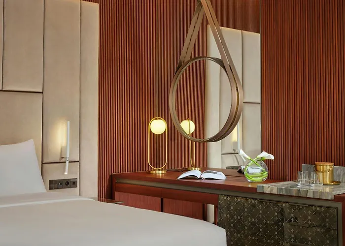 Verte, Warsaw, Autograph Collection 5*