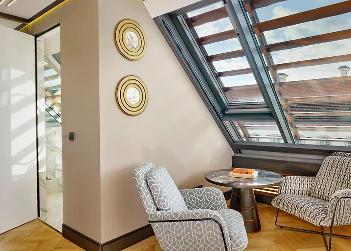 Verte, Warsaw, Autograph Collection 5* 华沙