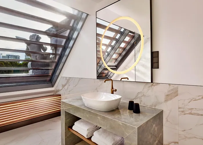 Verte, Warsaw, Autograph Collection