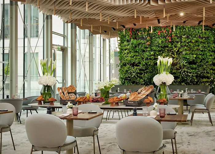 Verte, Warsaw, Autograph Collection 5*