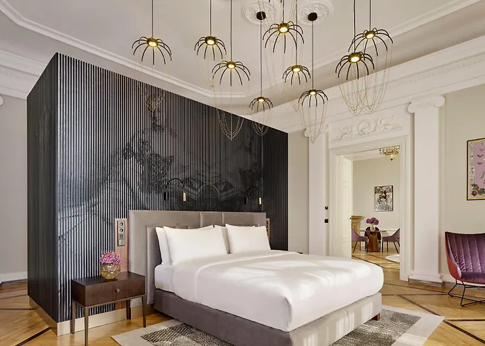 Verte, Warsaw, Autograph Collection Warszawa