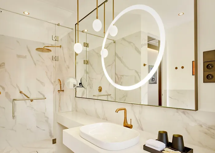 Verte, Warsaw, Autograph Collection 5*