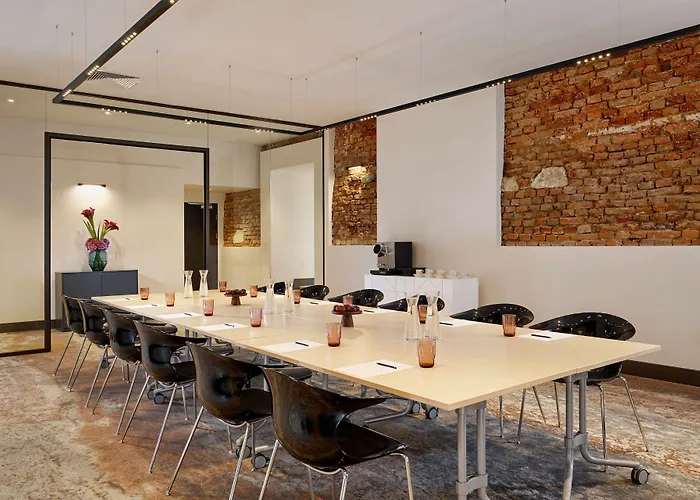 Verte, Warsaw, Autograph Collection Warszawa