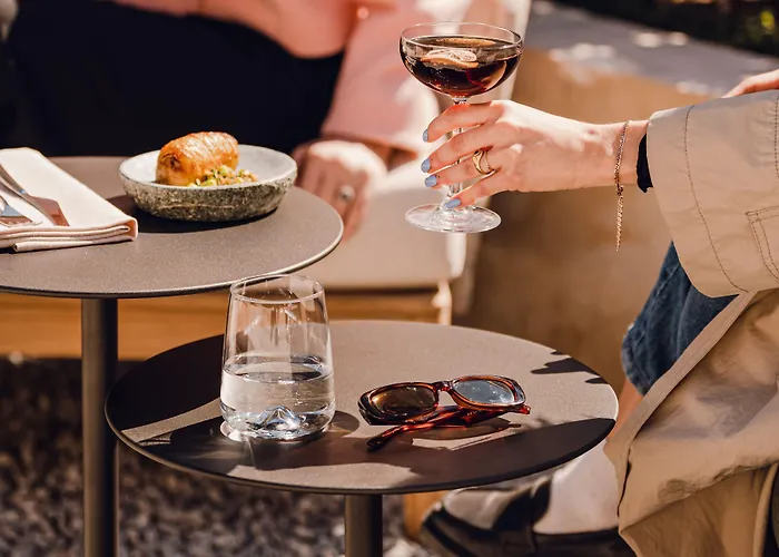 Verte, Warsaw, Autograph Collection 华沙