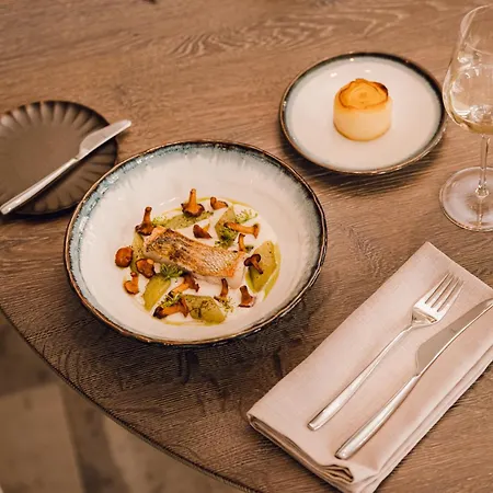 Hotel Verte, Warsaw, Autograph Collection