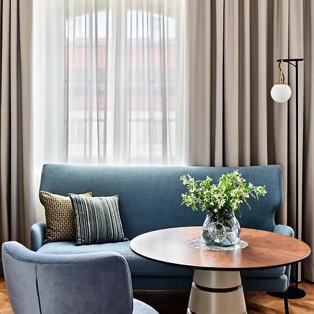 Verte, Warsaw, Autograph Collection 5*