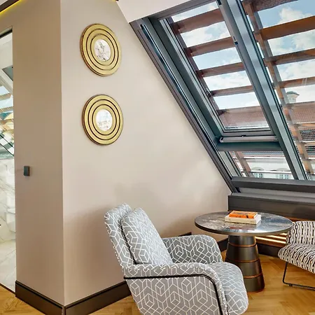 Verte, Warsaw, Autograph Collection 5* Varšava