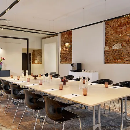 Verte, Warsaw, Autograph Collection Varšava